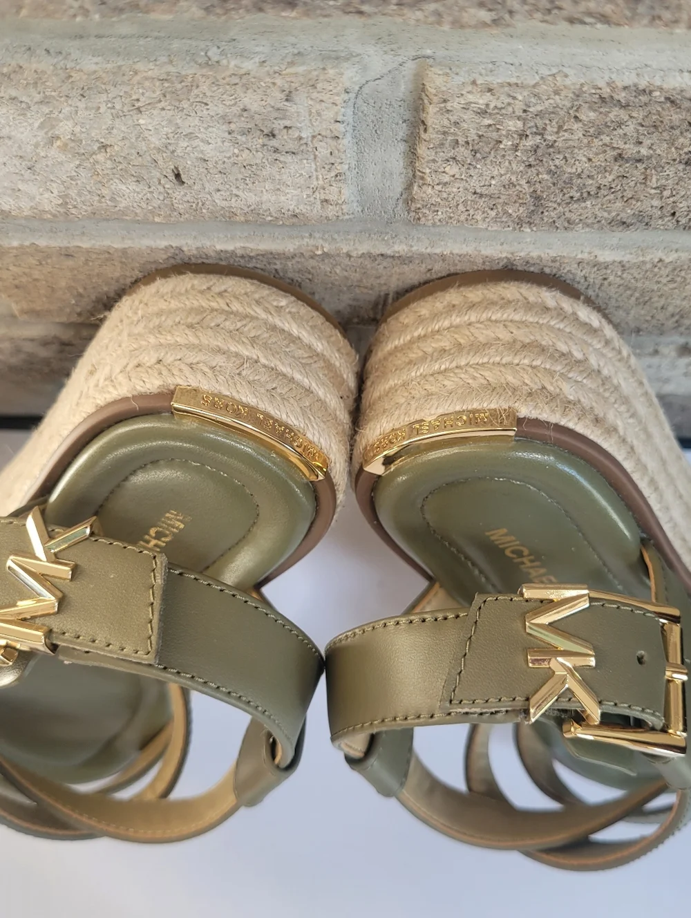 *NWOT* MICHAEL Kors Women's Lynn Buckle Espadrille Leather Sandals 5M